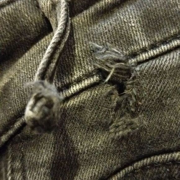 Zara Gray Beaded Cropped Distressed Jeans Raw Hem Tagged Sz 6 - Picture 8 of 9